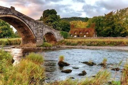 Hand Apartment, Llanrwst, Conwy, Snowdonia Exteriör bild